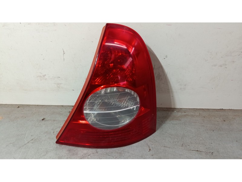 Recambio de piloto trasero derecho para renault clio ii (bb_, cb_) 1.2 (bb0a, bb0f, bb10, bb1k, bb28, bb2d, bb2h, cb0a,... refer