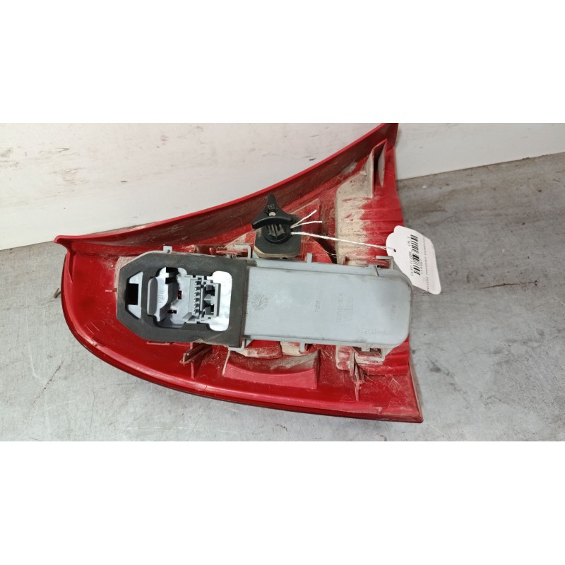Recambio de piloto trasero derecho para renault clio ii (bb_, cb_) 1.2 (bb0a, bb0f, bb10, bb1k, bb28, bb2d, bb2h, cb0a,... refer