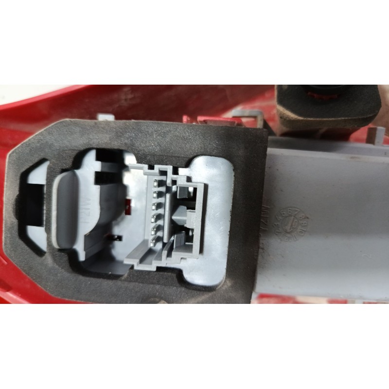 Recambio de piloto trasero derecho para renault clio ii (bb_, cb_) 1.2 (bb0a, bb0f, bb10, bb1k, bb28, bb2d, bb2h, cb0a,... refer