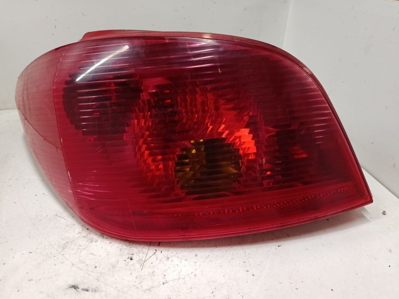 Recambio de piloto trasero izquierdo para peugeot 307 (3a/c) 2.0 hdi 90 referencia OEM IAM   