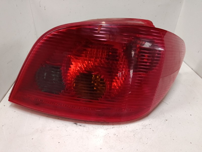 Recambio de piloto trasero derecho para peugeot 307 (3a/c) 2.0 hdi 90 referencia OEM IAM   