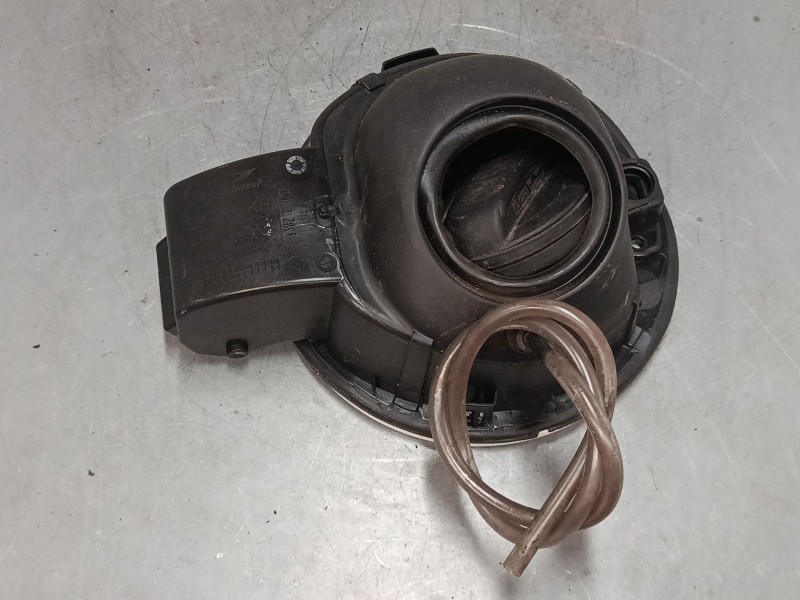 Recambio de tapa exterior combustible para skoda fabia iii (nj3) 1.0 referencia OEM IAM 6V6809999B  