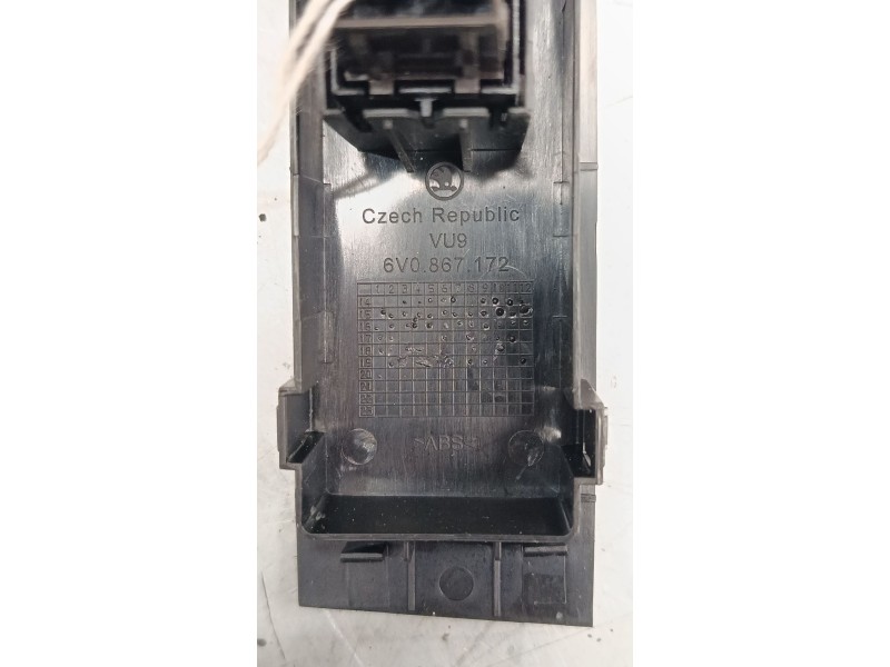 Recambio de mando elevalunas trasero derecho para skoda fabia iii (nj3) 1.0 referencia OEM IAM 6V0867172  