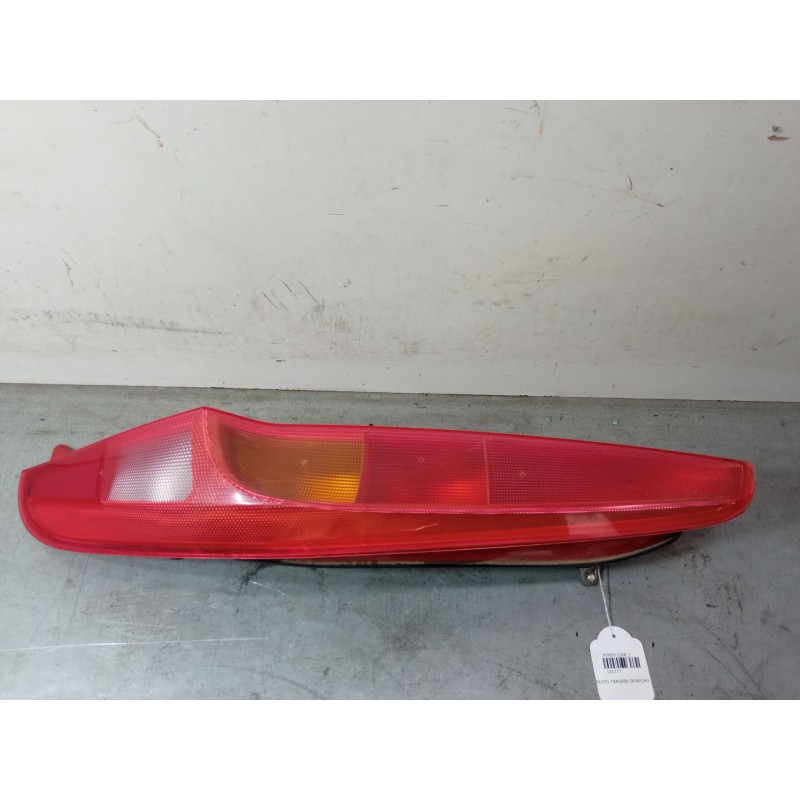 Recambio de piloto trasero derecho para fiat punto (188_) 1.2 60 (188.030, .050, .130, .150, .230, .250) referencia OEM IAM 4681
