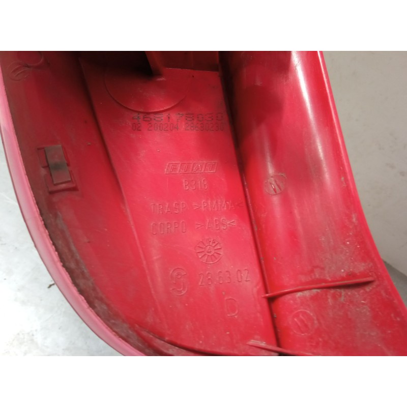 Recambio de piloto trasero derecho para fiat punto (188_) 1.2 60 (188.030, .050, .130, .150, .230, .250) referencia OEM IAM 4681