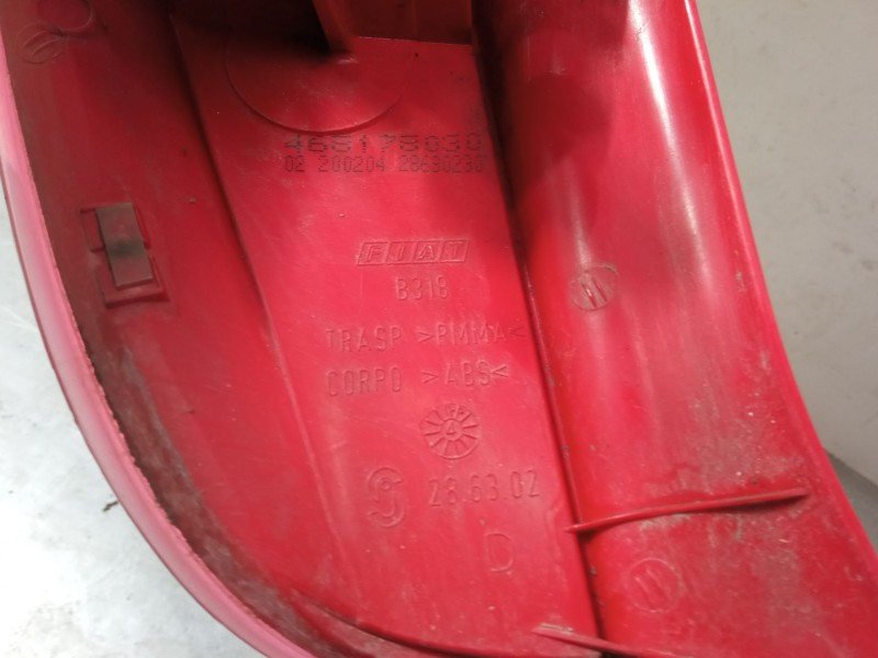Recambio de piloto trasero derecho para fiat punto (188_) 1.2 60 (188.030, .050, .130, .150, .230, .250) referencia OEM IAM 4681