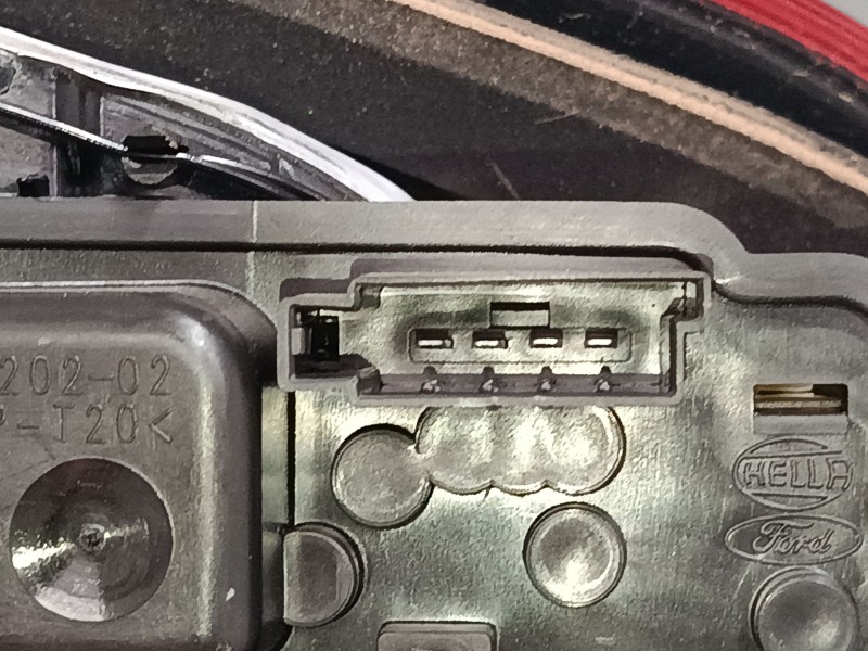 Recambio de piloto trasero porton derecho para ford s-max (wa6) 2.0 tdci referencia OEM IAM AM2113A602AF  
