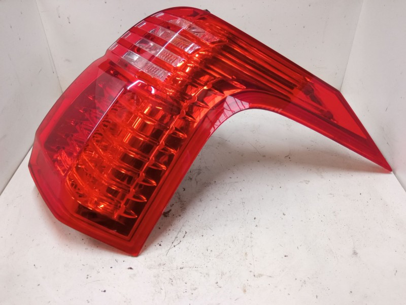 Recambio de piloto trasero derecho para peugeot 5008 (0u_, 0e_) 1.6 hdi referencia OEM IAM 6351KH  