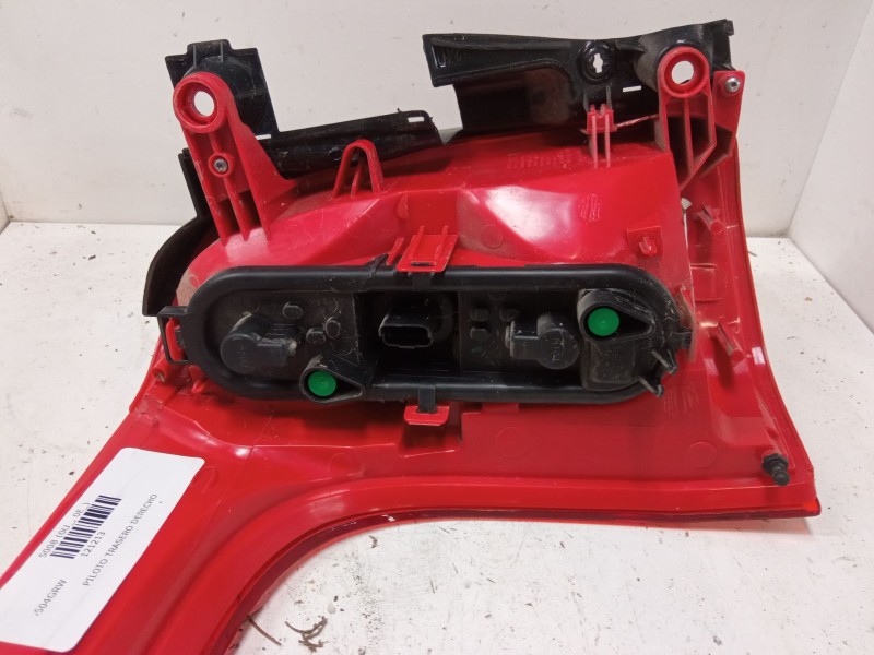 Recambio de piloto trasero derecho para peugeot 5008 (0u_, 0e_) 1.6 hdi referencia OEM IAM 6351KH  
