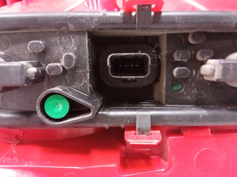 Recambio de piloto trasero derecho para peugeot 5008 (0u_, 0e_) 1.6 hdi referencia OEM IAM 6351KH  