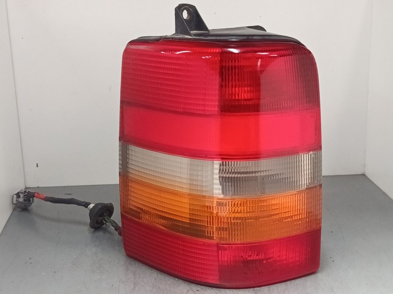 Recambio de piloto trasero izquierdo para jeep grand cherokee i (zj, zg) 4.0 i 4x4 (z) referencia OEM IAM 55155735  
