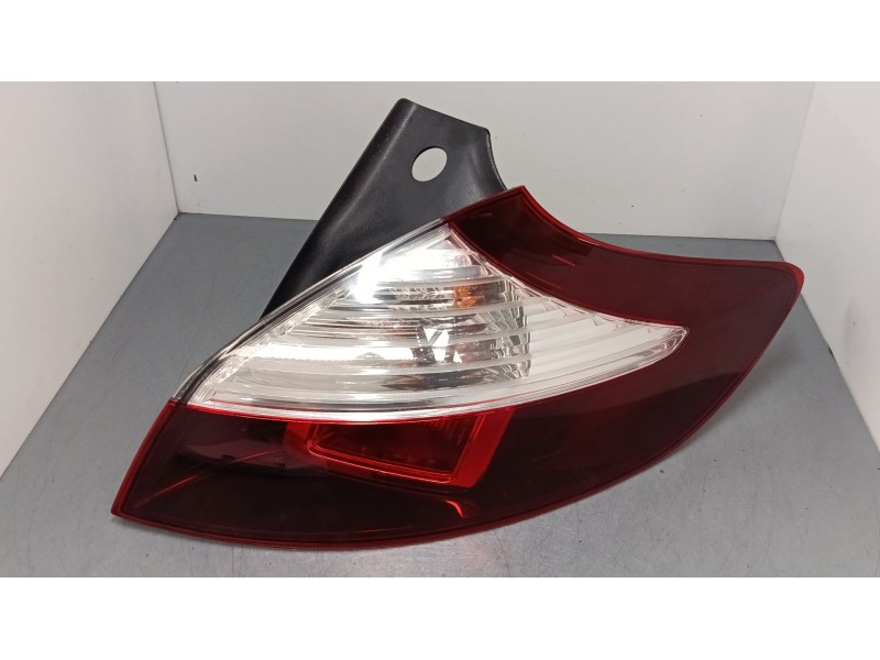 Recambio de piloto trasero derecho para renault megane iii hatchback (bz0/1_, b3_) 1.5 dci (bz1g, bz1w, bz0r) referencia OEM IAM