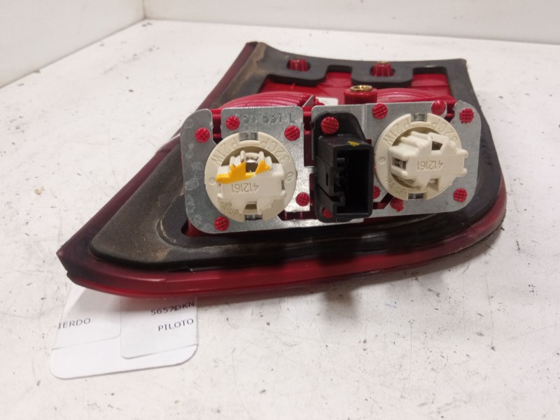 Recambio de piloto trasero porton izquierdo para bmw x5 (e53) 3.0 d referencia OEM IAM 716448501  