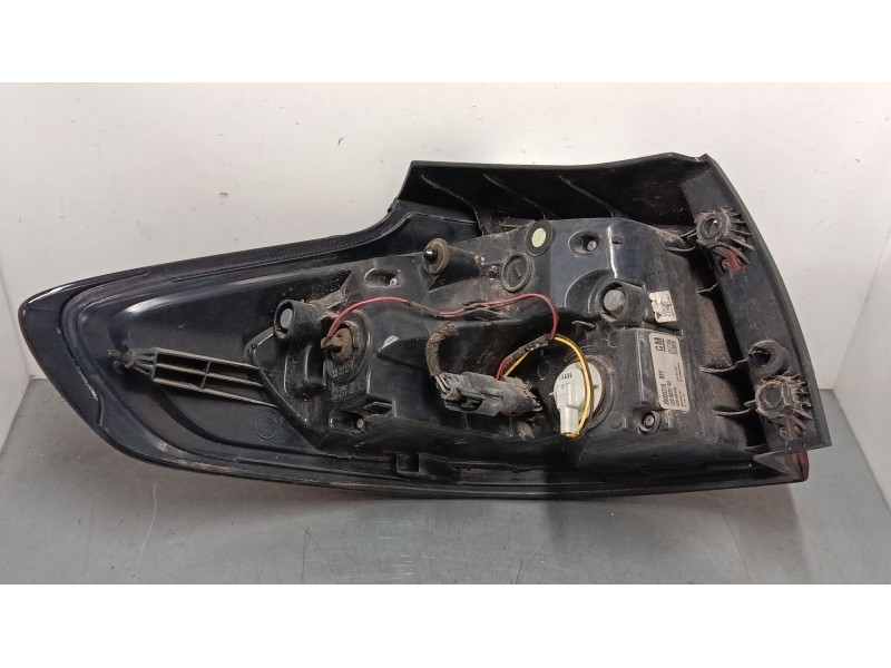 Recambio de piloto trasero derecho para opel zafira tourer c (p12) 1.4 (75) referencia OEM IAM 39033315 428448700 