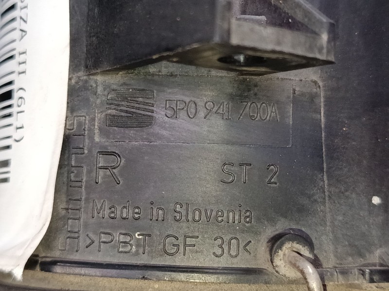 Recambio de faro antiniebla derecho para seat ibiza iii (6l1) 1.9 tdi referencia OEM IAM   