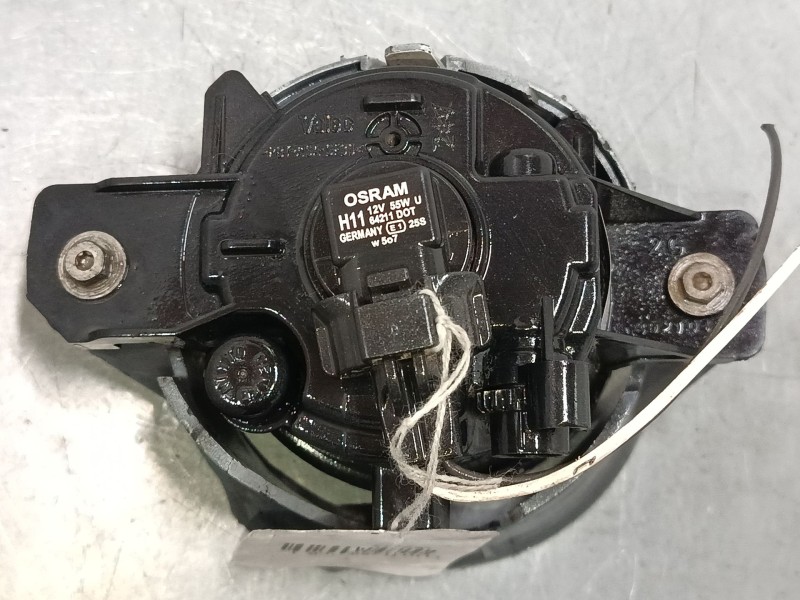 Recambio de faro antiniebla derecho para renault clio ii (bb_, cb_) 1.5 dci (b/cb08) referencia OEM IAM   