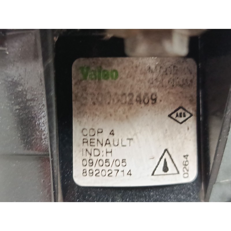 Recambio de faro antiniebla derecho para renault clio ii (bb_, cb_) 1.5 dci (b/cb08) referencia OEM IAM   
