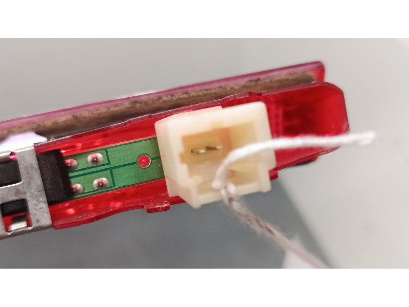 Recambio de luz central de freno para renault megane ii (bm0/1_, cm0/1_) 1.5 dci (bm1e, cm1e) referencia OEM IAM 8200073239 8939