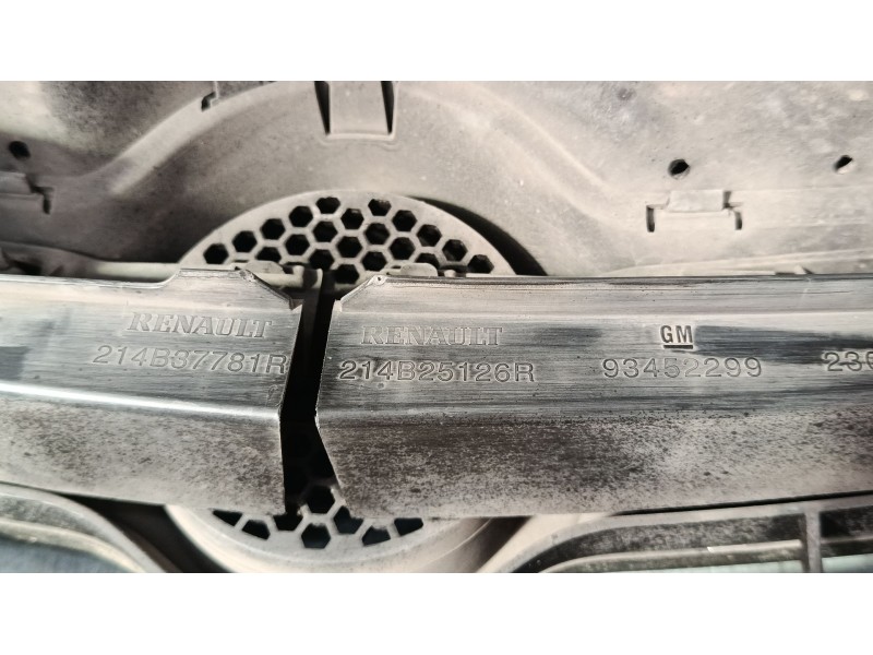 Recambio de rejilla capo grande para opel vivaro b autobús (x82) 1.6 cdti (06) referencia OEM IAM 93452299 214B37781R 214B25126R