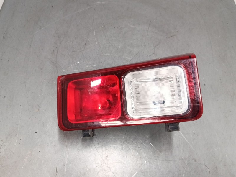 Recambio de faro antiniebla trasero izquierdo para opel vivaro b autobús (x82) 1.6 cdti (06) referencia OEM IAM   