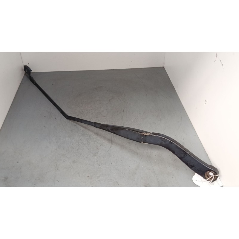 Recambio de brazo limpia delantero izquierdo para opel vivaro b autobús (x82) 1.6 cdti (06) referencia OEM IAM 93867989  