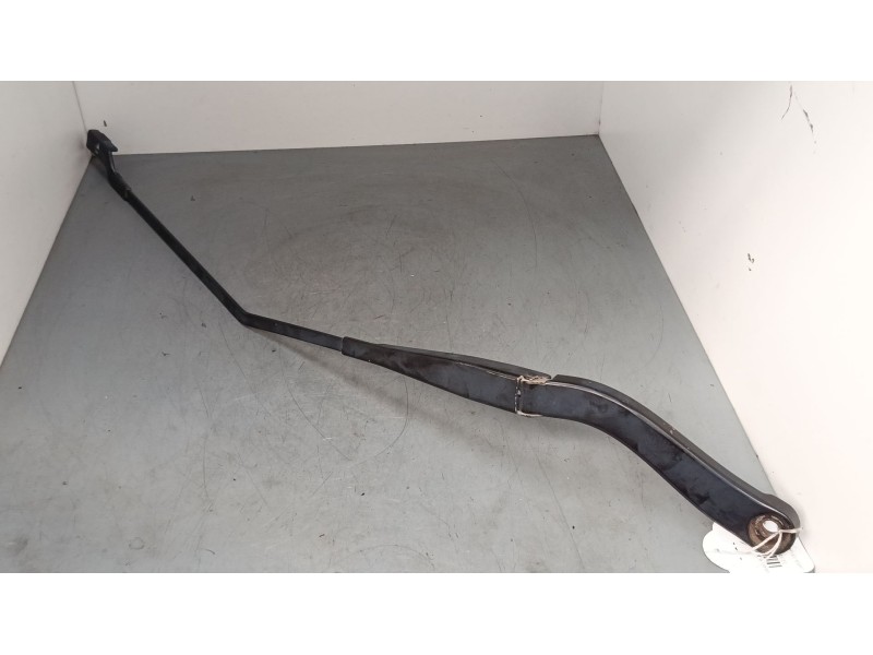 Recambio de brazo limpia delantero izquierdo para opel vivaro b autobús (x82) 1.6 cdti (06) referencia OEM IAM 93867989  