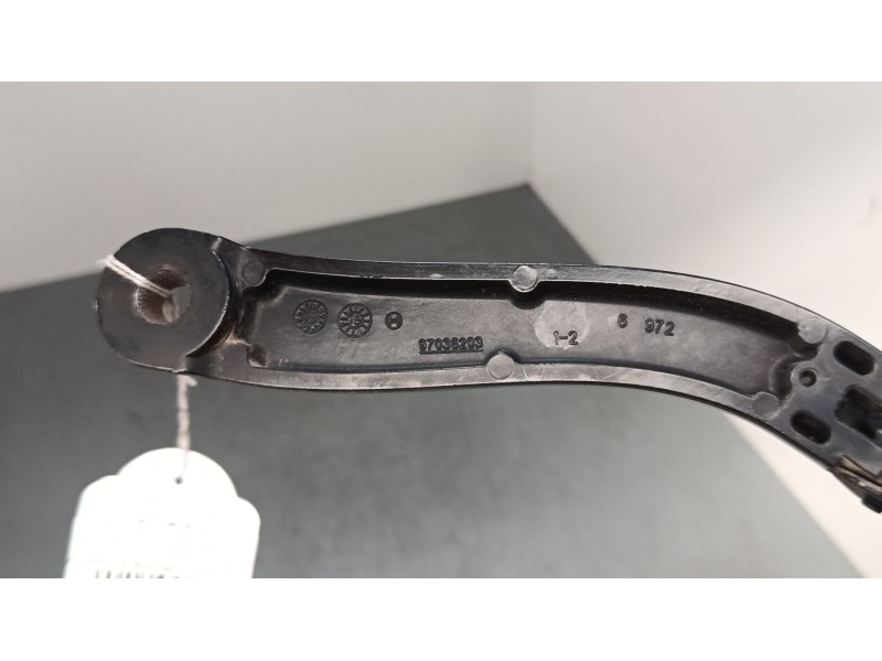 Recambio de brazo limpia delantero izquierdo para opel vivaro b autobús (x82) 1.6 cdti (06) referencia OEM IAM 93867989  