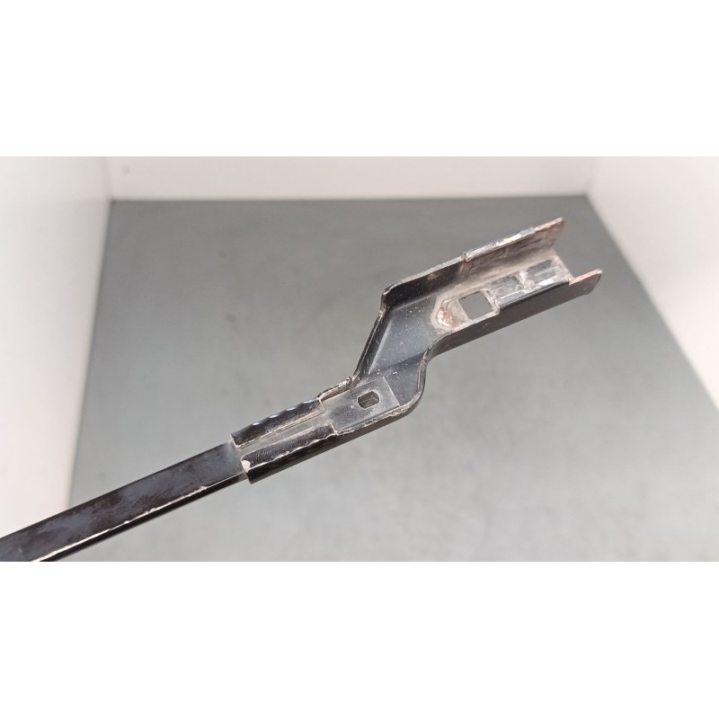 Recambio de brazo limpia delantero izquierdo para opel vivaro b autobús (x82) 1.6 cdti (06) referencia OEM IAM 93867989  
