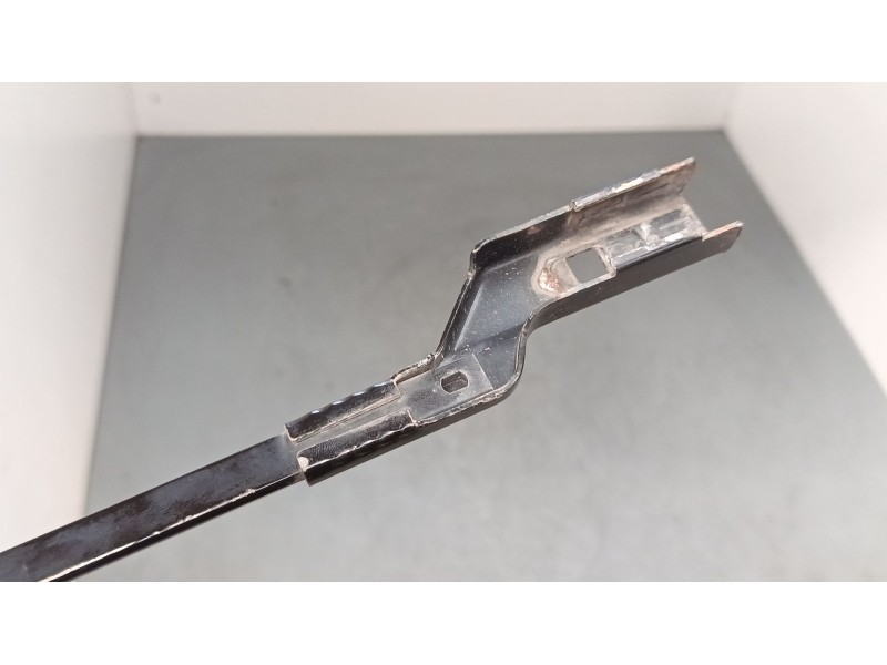 Recambio de brazo limpia delantero izquierdo para opel vivaro b autobús (x82) 1.6 cdti (06) referencia OEM IAM 93867989  