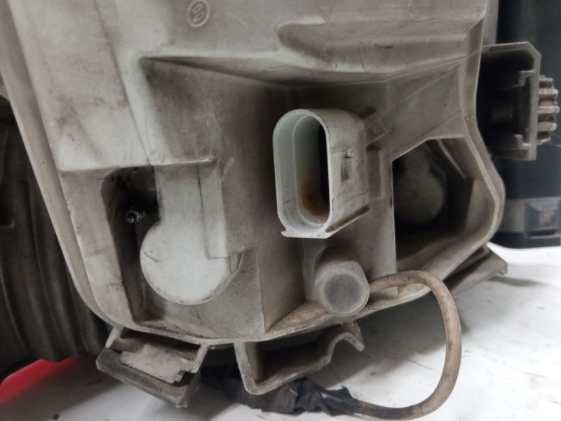 Recambio de piloto trasero derecho para audi a4 b7 avant (8ed) 2.0 tdi 16v referencia OEM IAM 8E9945096C  