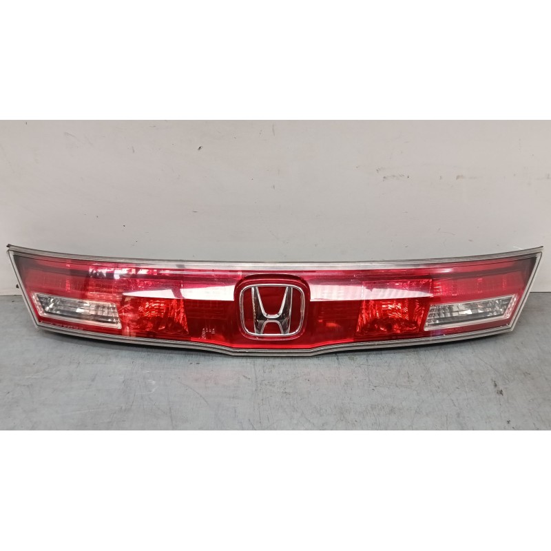 Recambio de piloto trasero central para honda civic viii hatchback (fn, fk) 1.8 (fn1, fk2) referencia OEM IAM 13216721  
