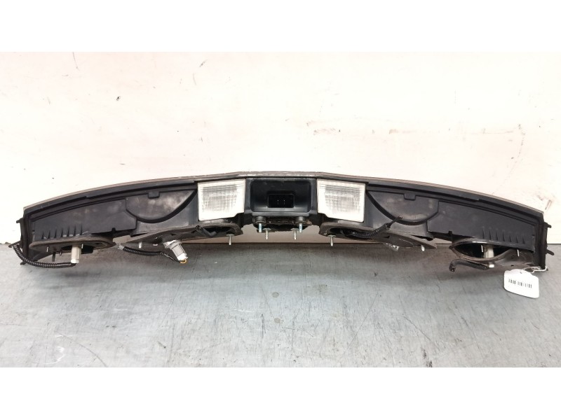 Recambio de piloto trasero central para honda civic viii hatchback (fn, fk) 1.8 (fn1, fk2) referencia OEM IAM 13216721  