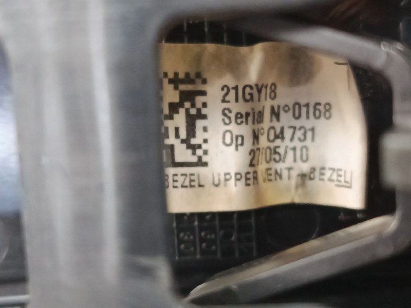 Recambio de aireador central para toyota auris (_e15_) 2.0 d-4d (ade150_) referencia OEM IAM 21GY18  