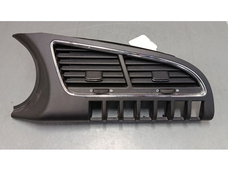 Recambio de aireador central para peugeot 3008 i monospace (0u_) 2.0 hdi referencia OEM IAM   