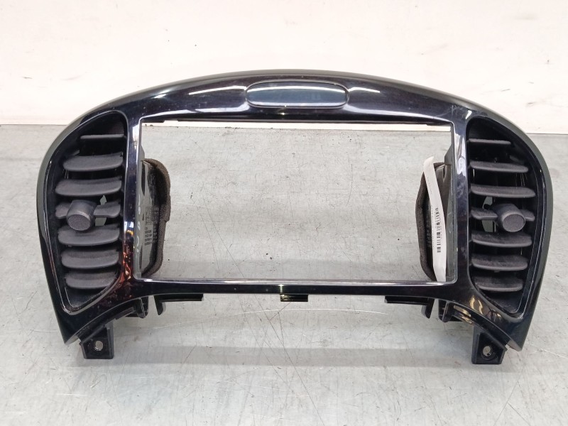 Recambio de aireador central para nissan juke (f15) 1.2 dig-t referencia OEM IAM 68260BX80A 687511KE0A 