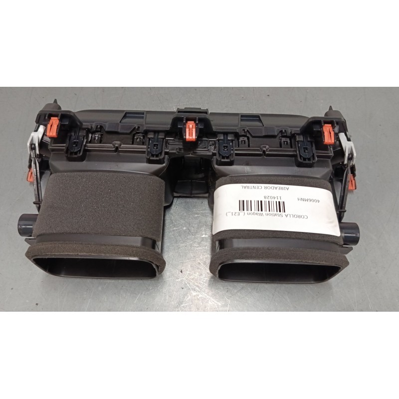 Recambio de aireador central para toyota corolla station wagon (_e21_) 1.8 hybrid (zwe211) referencia OEM IAM 5567002830 0556422