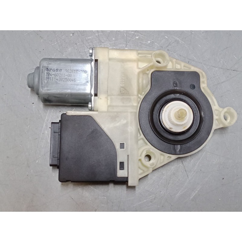 Recambio de motor elevaluna trasero derecho para volkswagen passat b6 variant (3c5) 2.0 tdi referencia OEM IAM   