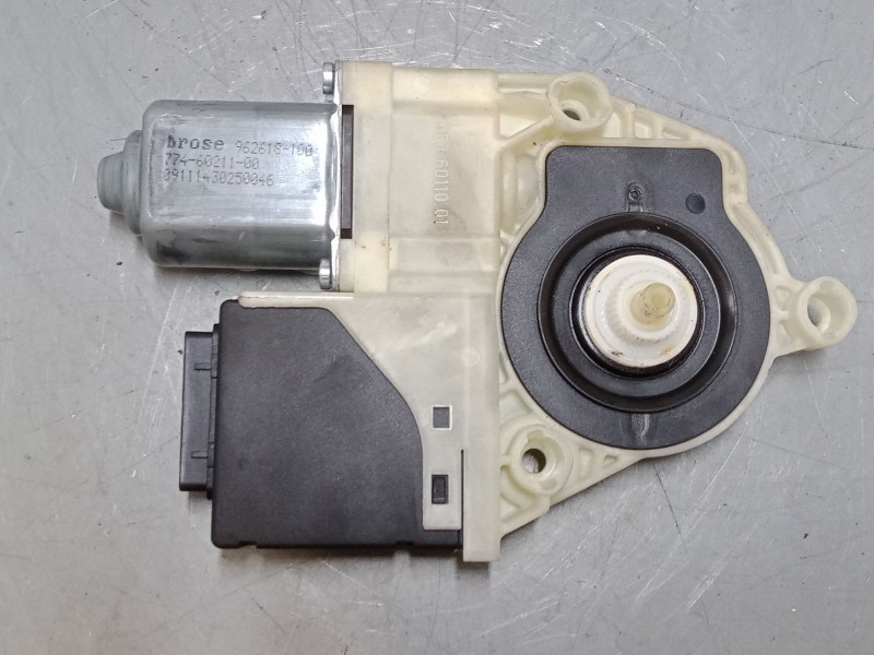 Recambio de motor elevaluna trasero derecho para volkswagen passat b6 variant (3c5) 2.0 tdi referencia OEM IAM   