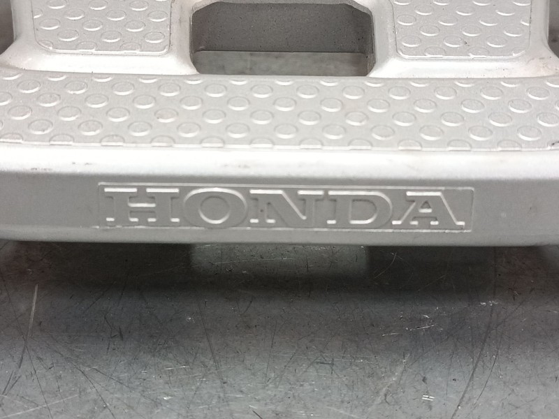 Recambio de asidero trasero moto para honda xl xl 125 v varadero (jc32a) referencia OEM IAM 81300MCB6100  