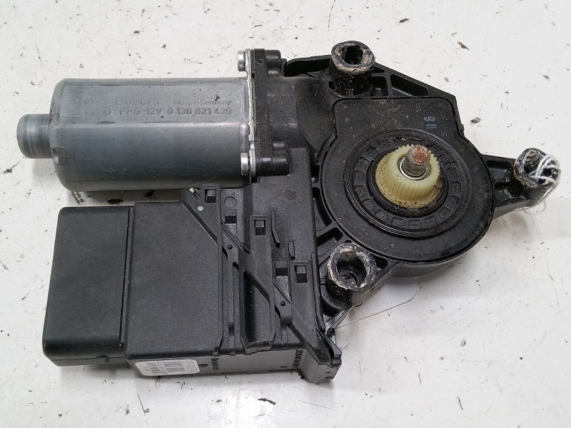 Recambio de motor elevaluna trasero derecho para volkswagen golf plus v (5m1, 521) 1.9 tdi referencia OEM IAM   