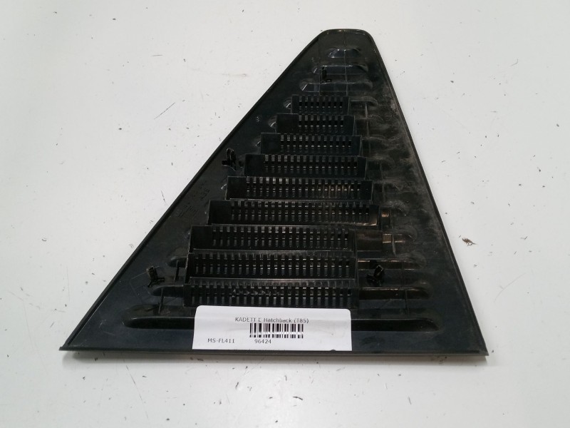 Recambio de embellecedor exterior derecho pilar c para opel kadett e hatchback (t85) 1.8 i (c08, c48, d08, d48) referencia OEM I