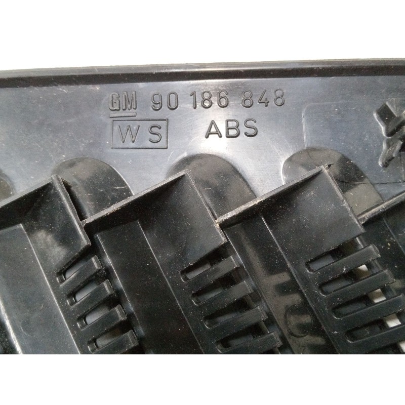 Recambio de embellecedor exterior derecho pilar c para opel kadett e hatchback (t85) 1.8 i (c08, c48, d08, d48) referencia OEM I