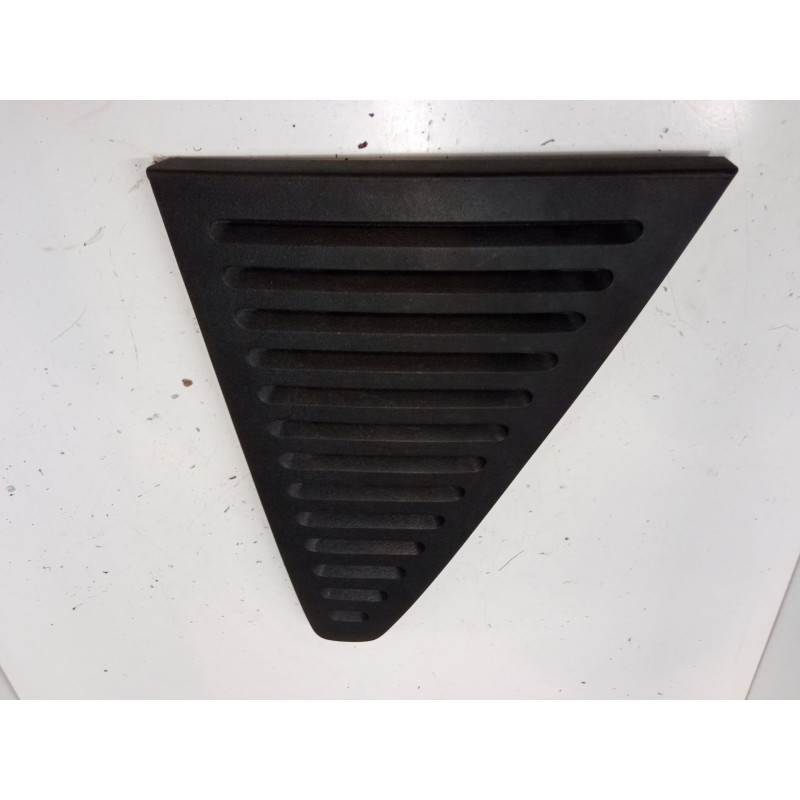 Recambio de embellecedor exterior izquierdo pilar c para opel kadett e hatchback (t85) 1.8 i (c08, c48, d08, d48) referencia OEM