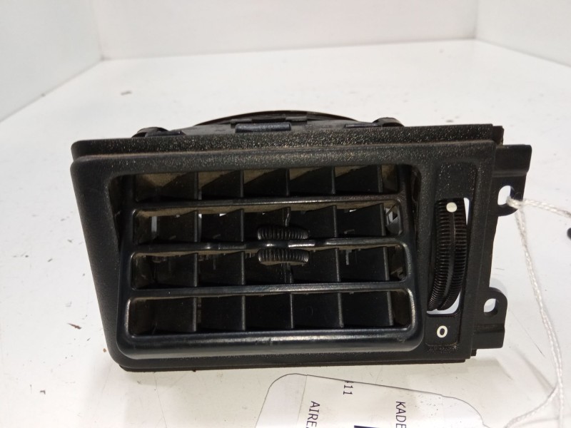 Recambio de aireador izquierdo para opel kadett e hatchback (t85) 1.8 i (c08, c48, d08, d48) referencia OEM IAM   