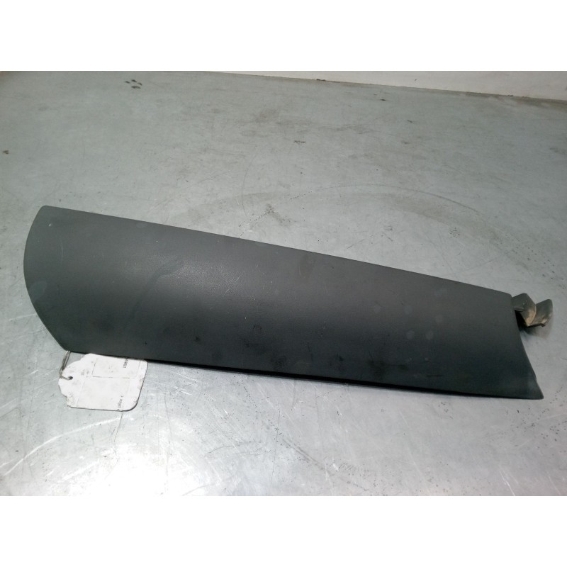 Recambio de embellecedor exterior derecho pilar c para renault 5 (122_) 1.3 (1224, 1394) referencia OEM IAM   