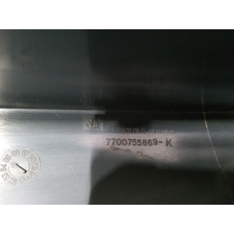 Recambio de embellecedor exterior derecho pilar c para renault 5 (122_) 1.3 (1224, 1394) referencia OEM IAM   