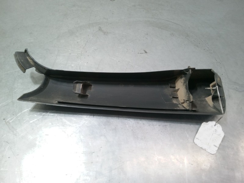 Recambio de embellecedor exterior derecho pilar c para renault 5 (122_) 1.3 (1224, 1394) referencia OEM IAM   