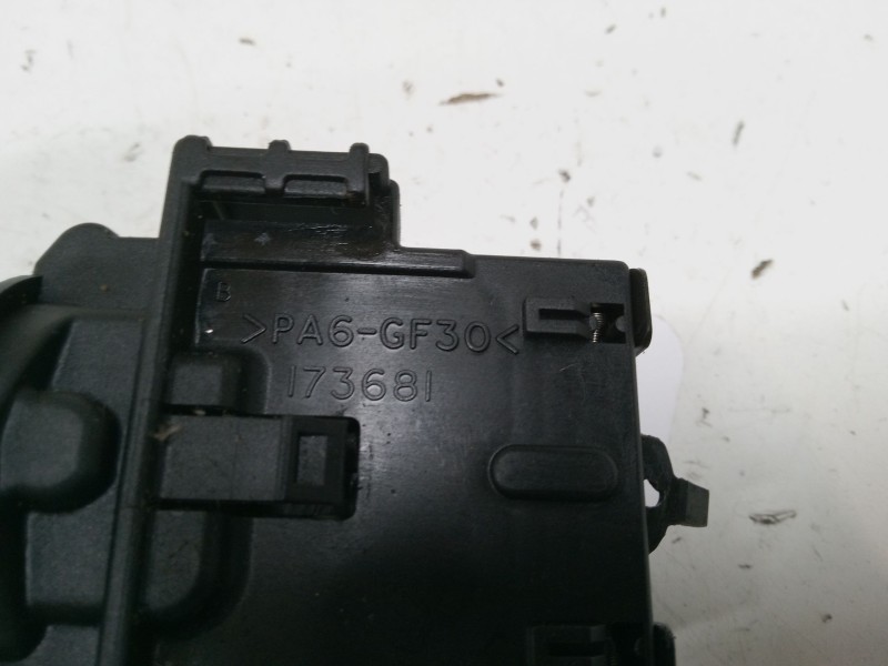 Recambio de mando de intermitencia para toyota corolla (_e12_) 2.0 d-4d (cde120r_, cde120l_) referencia OEM IAM   