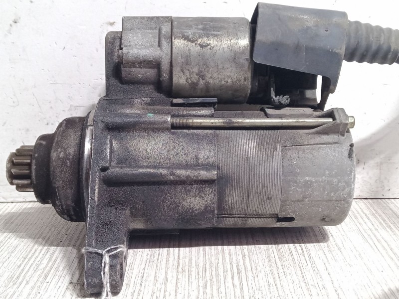 Recambio de motor arranque para seat leon (1p1) 1.9 tdi referencia OEM IAM 0  
