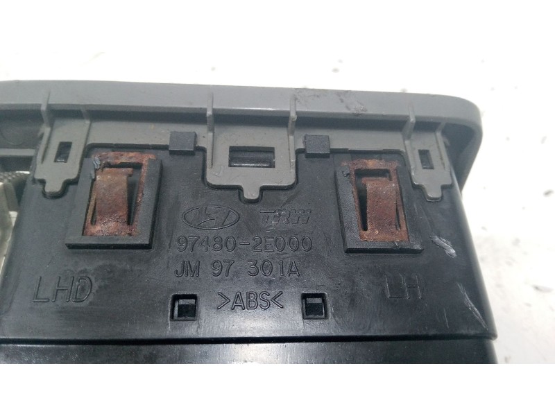 Recambio de aireador izquierdo para hyundai tucson (jm) 2.0 crdi referencia OEM IAM 974802E000  